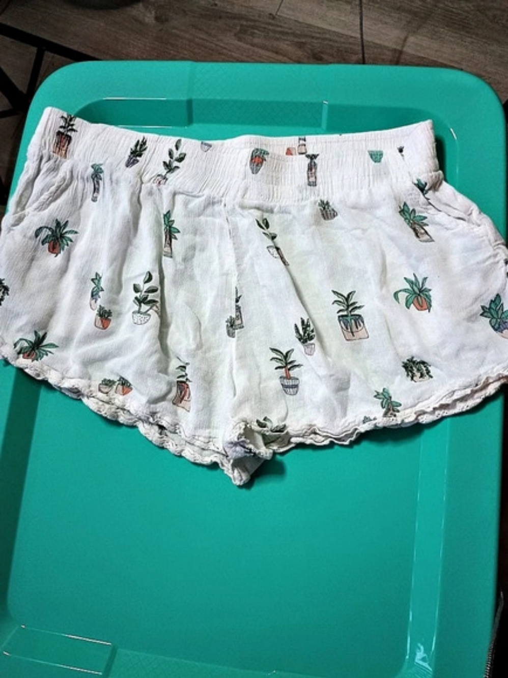 Obey Floral Short in White & Green Size Medium